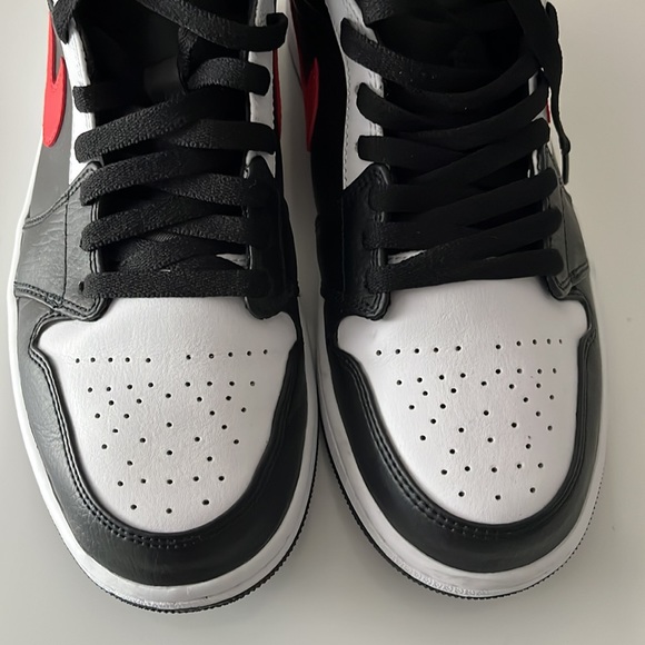 jordan mid black chile red white